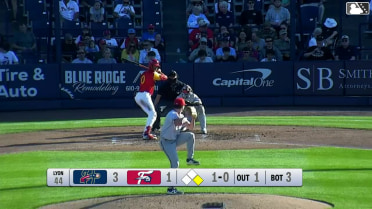 Austin Murr singles on a ground ball to right fielder Leandro Pineda. Bryan Rincon scores. Austin Murr to 3rd. Throwing error by right fielder Leandro Pineda.