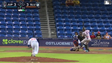 Echedry Vargas homers (26) on a line drive to left field. Wessley Roberson scores.
