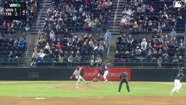 Caleb Bartolero walks. Juan Flores scores. Jorge Ruiz to 3rd. Adrian Placencia to 2nd.