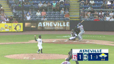 Trey Snyder doubles (2) on a fly ball to center fielder Caden Powell. Aidan Smith scores.