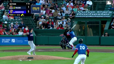 Harry Ford doubles (8) on a fly ball to right fielder Tyler Gentry. Abimelec Ortiz scores. Brady House scores.
