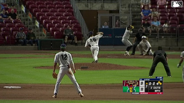 Luiyin Alastre doubles (4) on a line drive to left fielder Quinn McDaniel. Luis Castillo scores. Josiah Ragsdale to 3rd.