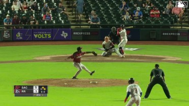 Michael Helman homers (5) on a fly ball to left field. Gilberto Celestino scores. Diego Castillo scores.