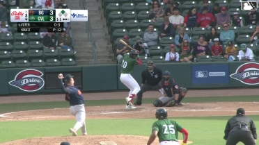 Natanael Yuten singles on a sharp line drive to center fielder Angel Mateo. Isaiah Jackson scores.