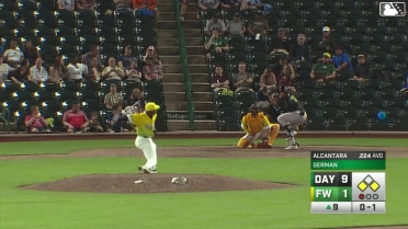Alfredo Alcantara singles on a line drive to right fielder Kavares Tears. Kien Vu scores. Yerlin Confidan to 2nd.