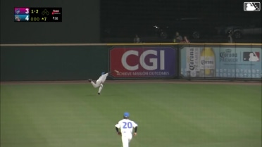 Nelson Rada's diving grab