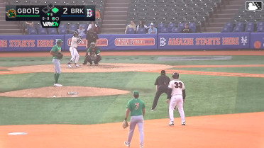 Ronald Hernandez singles on a line drive to center fielder Lonnie White Jr. Daiverson Gutierrez scores. Corey Collins to 2nd.