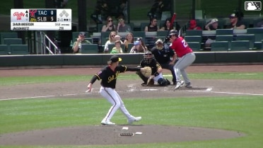 Jakson Reetz homers (2) on a fly ball to left field.
