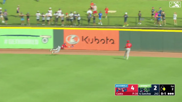 Jazz Chisholm Jr makes a great diving catch