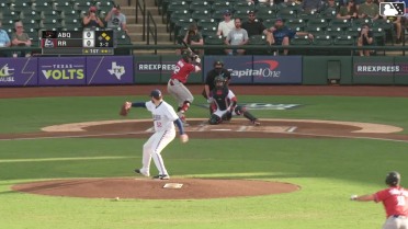 Vimael Machín triples (3) on a sharp fly ball to center fielder Gilberto Celestino. Ryan Ritter scores. Sterlin Thompson scores.