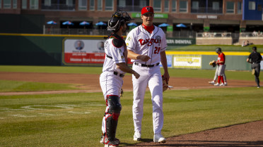 Robinson schools Captains in 5-2 Lugnuts win