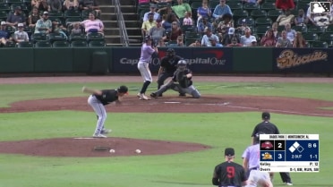 Austin Overn singles on a sharp line drive to center fielder Samuel Zavala. Émilien Pitre scores. Mac Horvath scores.