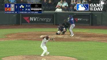 Alex Jackson doubles (3) on a sharp line drive to center fielder Henry Bolte. Hendry Mendez scores.
