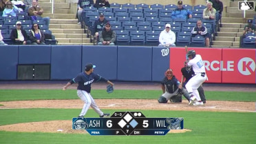 Alain Pena Ball to Elijah Green