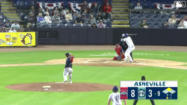 Narbe Cruz singles on a ground ball to center fielder Isaiah Jackson. Max Holy scores.