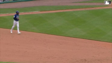 GJ Hill homers (4) on a fly ball to right center field. Jose Torres scores.
