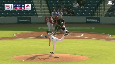 Alex Binelas reaches on a fielder's choice, fielded by first baseman Sabin Ceballos. Pedro León scores. Raylin Heredia to 3rd.
