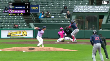 Paul McIntosh doubles (5) on a sharp line drive to center fielder Andrew Pinckney. Dylan Carlson scores.
