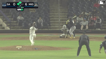 Leandro Cedeño doubles (1) on a sharp line drive to right fielder Clark Elliott. Carson Tucker scores. Ryan Jackson scores.