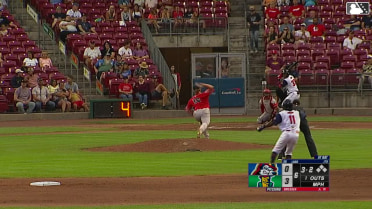 Andy Lugo singles on a soft ground ball to left fielder Luis Pino. Dameury Pena scores. Miguel Briceno to 2nd.