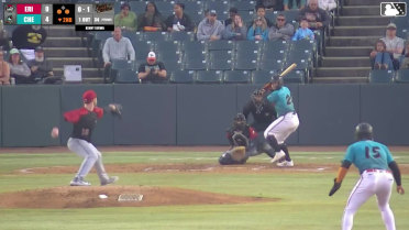 Maverick Handley out on a sacrifice fly to right fielder Justice Bigbie. Tavian Josenberger scores. Frederick Bencosme to 3rd.