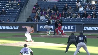 Oswaldo Cabrera doubles (6) on a fly ball to center fielder Kristian Campbell. Yanquiel Fernández scores.