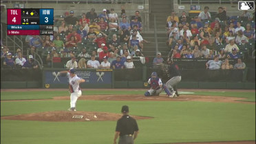 Tomás Nido homers (2) on a fly ball to left field. Eduardo Valencia scores.