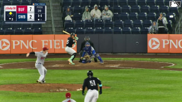 Oswaldo Cabrera doubles (3) on a fly ball to left fielder Ryan McCarty. Yanquiel Fernández scores.