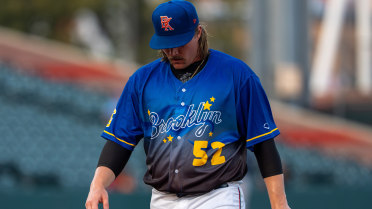 'Burgers Best Cyclones In See-Saw Affair, 6-4