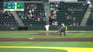 Kelvin Hidalgo doubles (7) on a sharp line drive to right fielder Lisbel Diaz. Juan Castillo scores.
