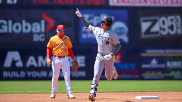 Jonny Farmelo's first inning homer