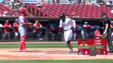 Luis Lara's leadoff home run