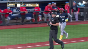 Aroon Escobar's solo home run