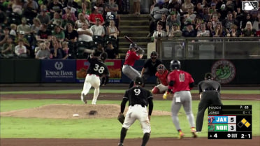 Brendan Jones doubles (3) on a line drive to right fielder Jeremiah Jackson. Maximo Acosta scores. Garret Forrester to 3rd.