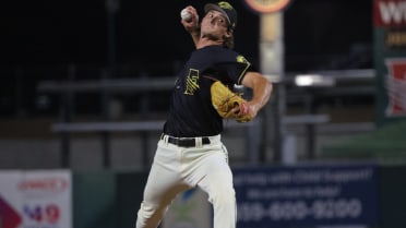 'Pen Holds Off Giants After 5-Run Sixth