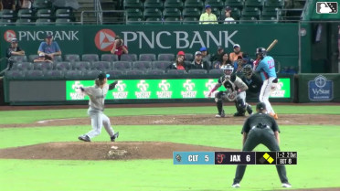 Zach Franklin Ball to Deyvison De Los Santos