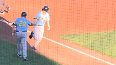 Brayden Taylor swats a solo homer