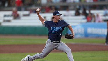 Mayer Strikes Out Eight, Hooks Pull Away Late