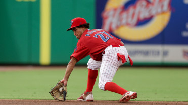 Phelps Sets Tone Early As Threshers Grab Second Straight