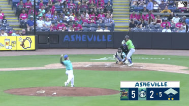 Paxton Kling homers (4) on a fly ball to right field.