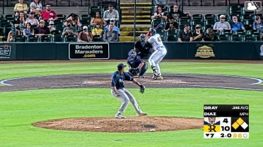Jatnk Diaz In play, run(s) to Murf Gray