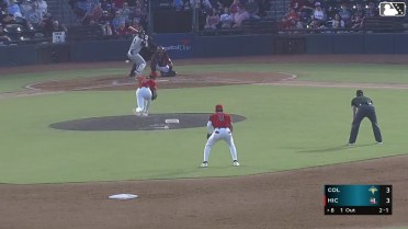 Sean Gamble doubles (8) on a ground ball to right fielder Deward Tovar. Josh Hammond scores. Yandel Ricardo scores.