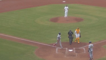 Wuilfredo Antunez's solo home run