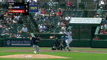 Andrew Pinckney homers (9) on a fly ball to right center field.