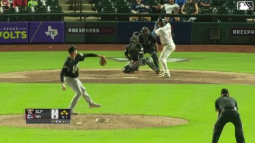 Garrett Hawkins In play, run(s) to Willie MacIver