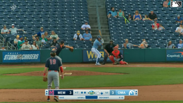 John Rave homers (9) on a fly ball to left field. Dustin Dickerson scores.
