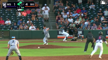 Carlos Colmenarez doubles (3) on a sharp line drive to right fielder George Wolkow. Connor Hujsak scores. Narciso Polanco scores.
