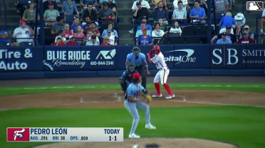 Noah Hall In play, run(s) to Pedro León