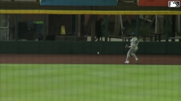 Andrew Pintar out on a sacrifice fly to center fielder Homer Bush Jr. Deyvison De Los Santos scores.