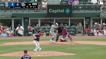 Ben Rortvedt doubles (5) on a sharp line drive to right fielder Bryan De La Cruz. Yonny Hernández scores.